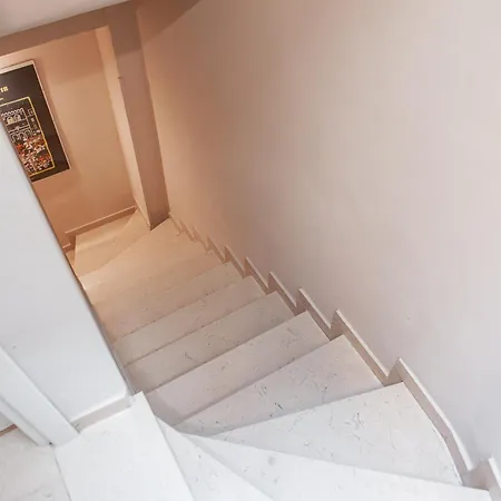 Center - Dimora Intima *