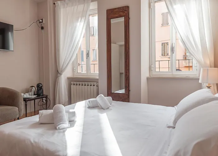 Center - Dimora Intima アパート